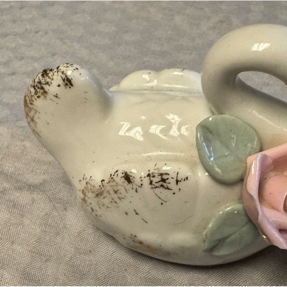 Lefton China Hand Painted Salt and Pepper Shakers Swans 1950s